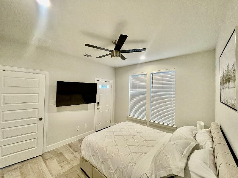 First floor bedroom with private access. 