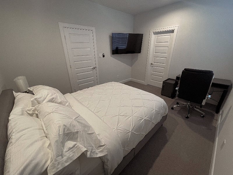 Third floor. Secondary bedroom.