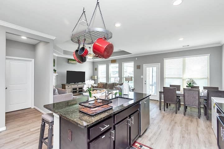 Fully Stocked Kitchen with Island