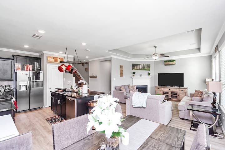Fully Stocked Kitchen with Island