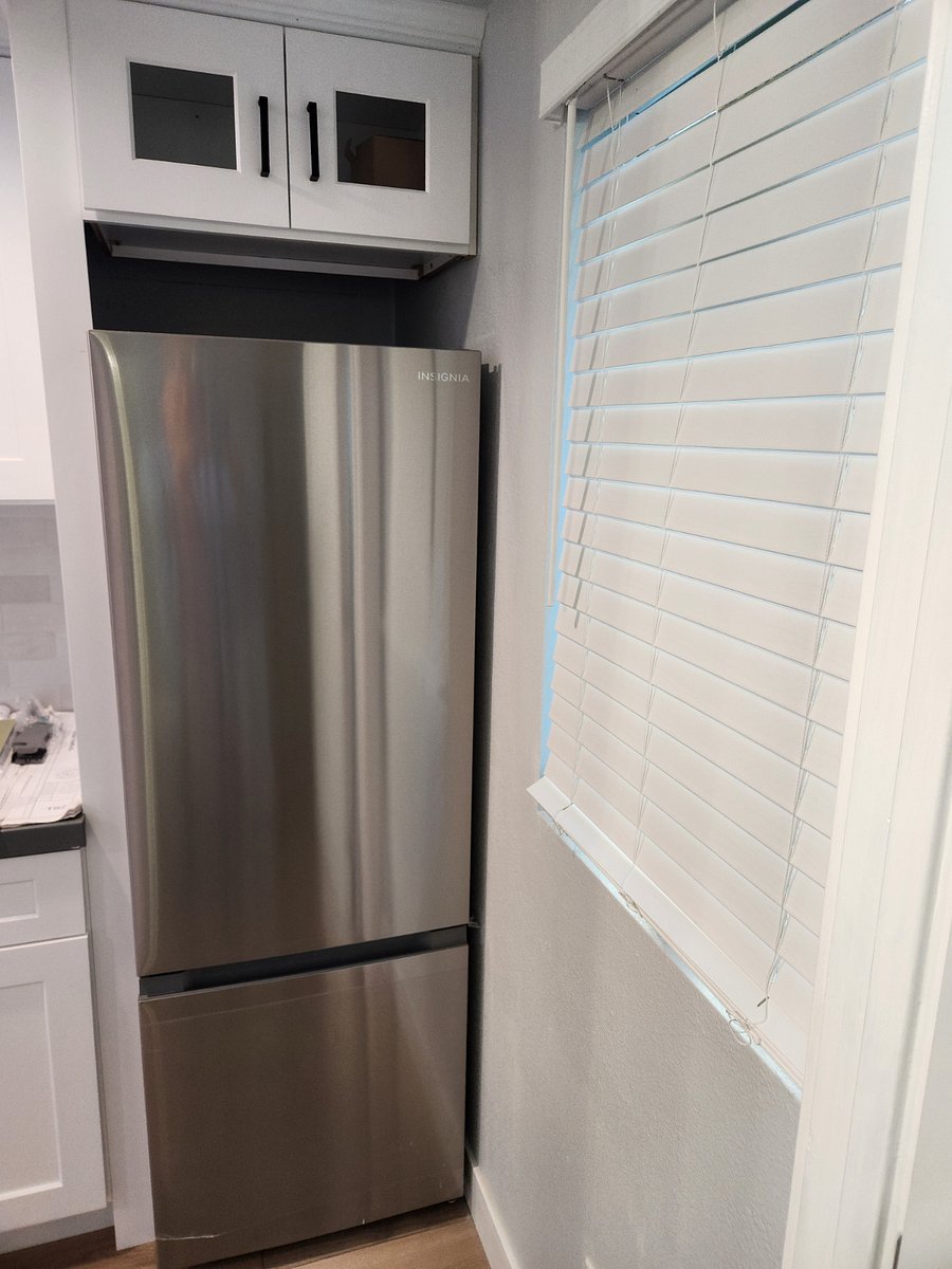Beautiful new and full size fridge.