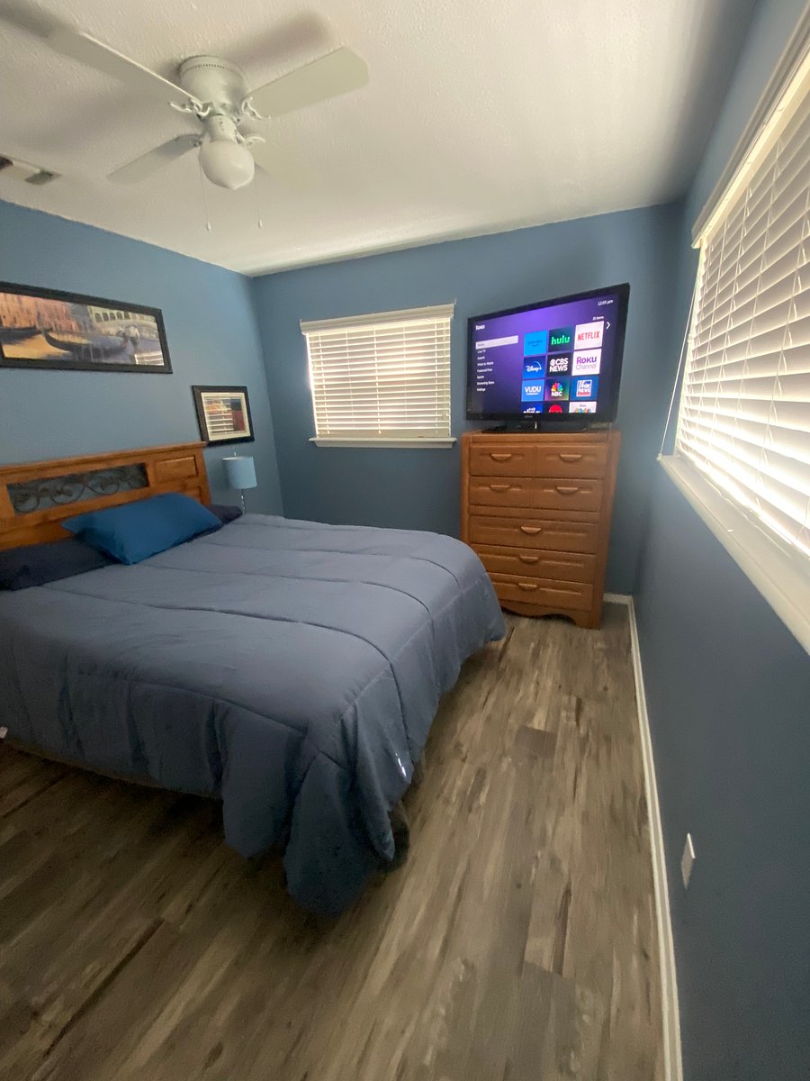 Secondary bedroom