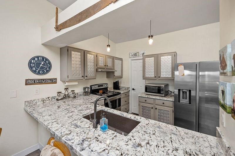 Furnished Finder property 443846_1 photo 25