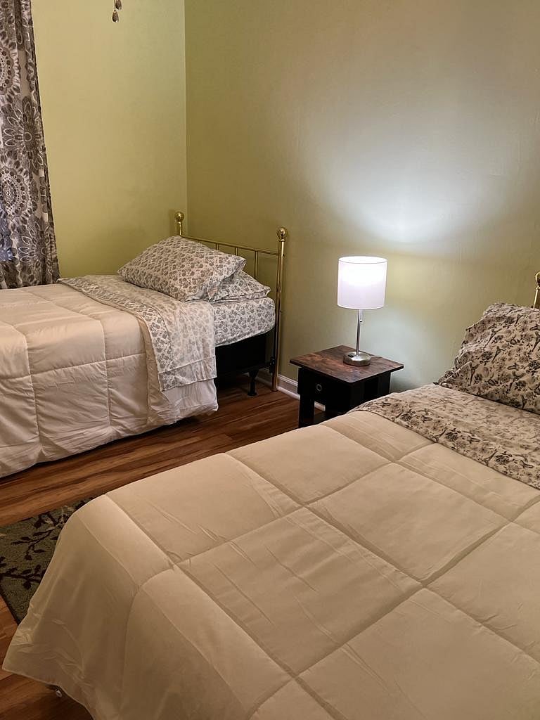 Furnished Finder property 443852_1 photo 32