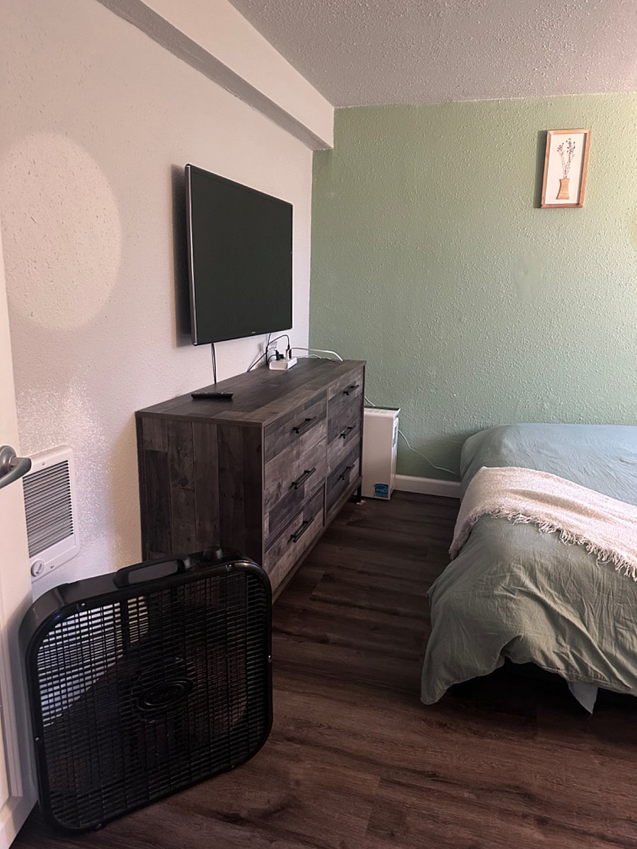1st bedroom