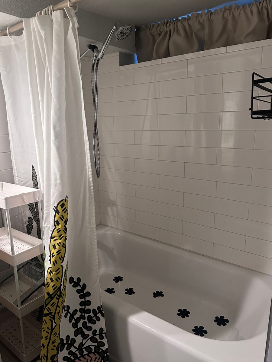 Full bathroom