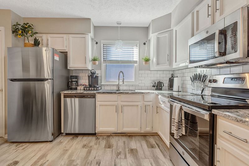 Furnished Finder property 443949_1 photo 8