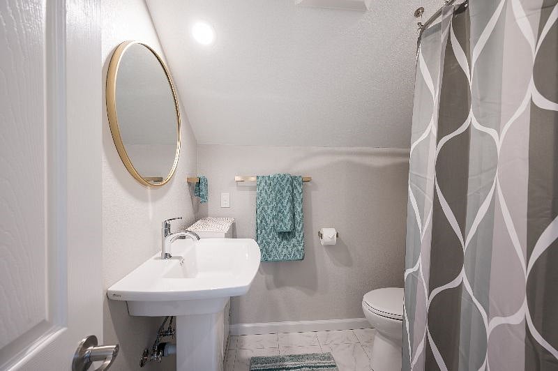 Sweet bathroom all to yourselves!
