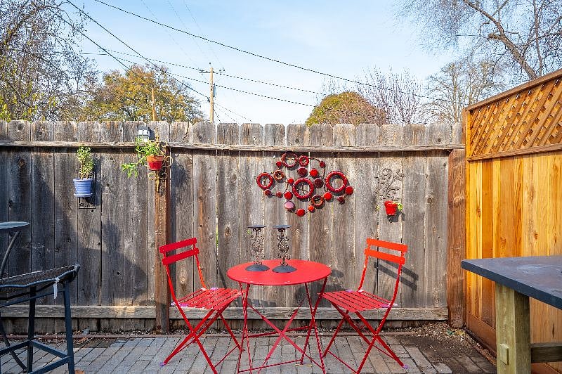 Fully fenced back yard with Weber gas bbq grill for those afternoon cook-outs!