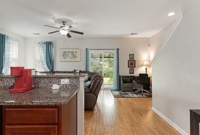 Furnished Finder property 443993_1 photo 8