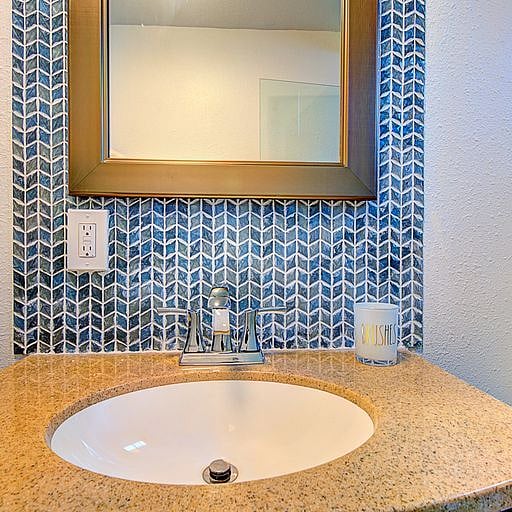 Furnished Finder property 444021_1 photo 17