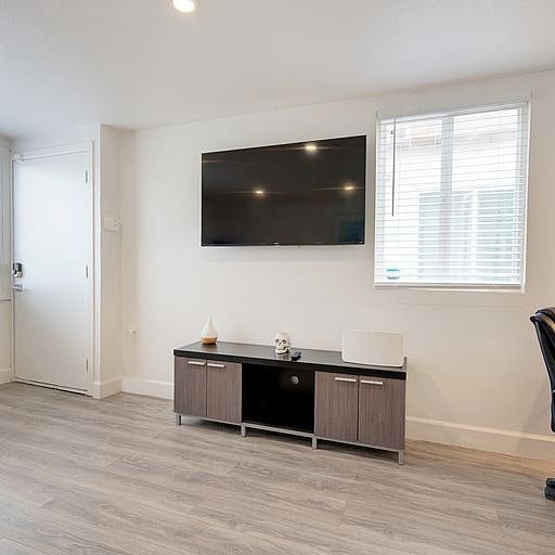 Furnished Finder property 444021_1 photo 5