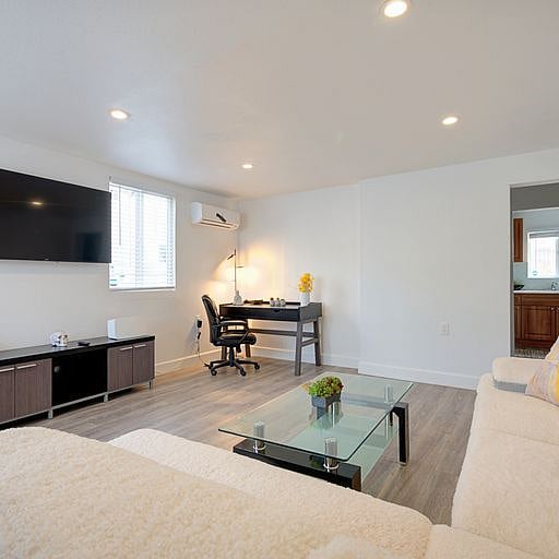 Furnished Finder property 444021_1 photo 6