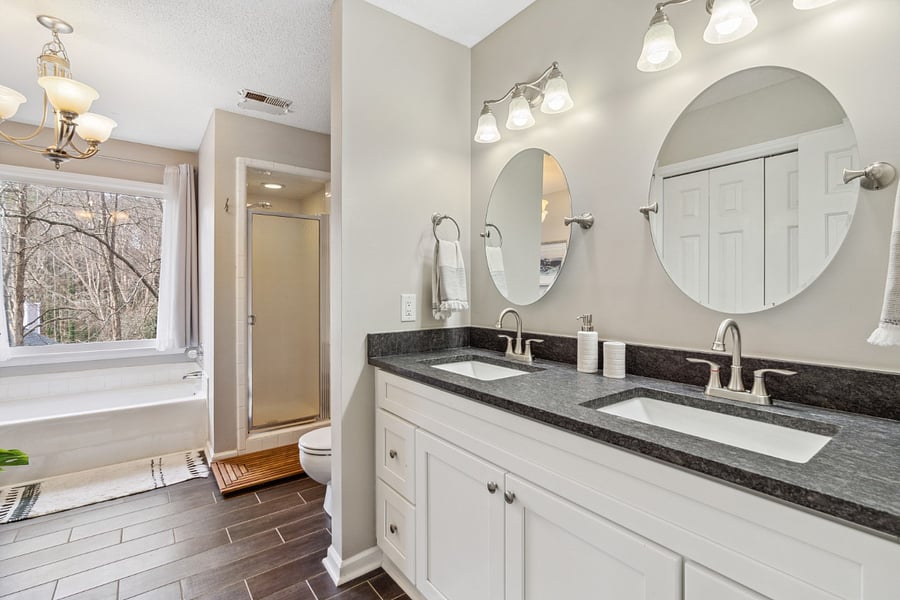 Upstairs Master Bath