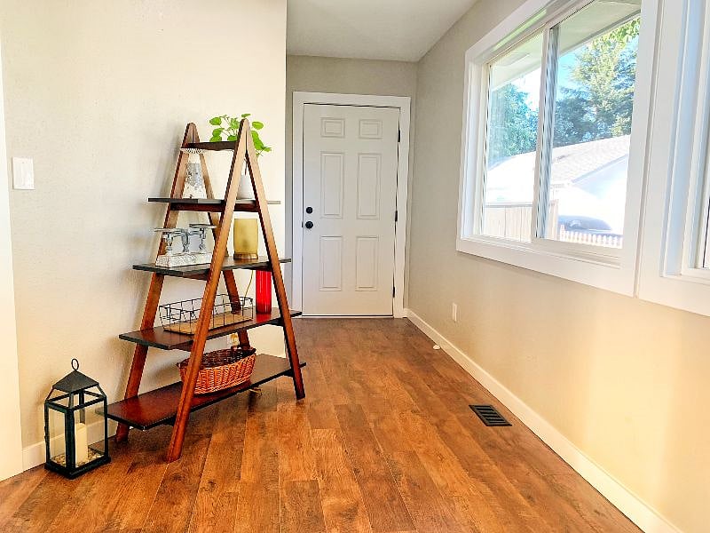 Furnished Finder property 444103_1 photo 20