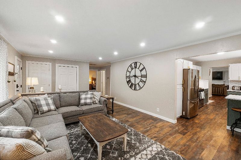 Furnished Finder property 444103_1 photo 5