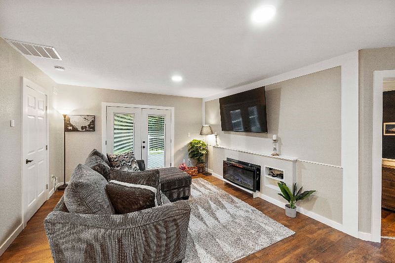 Furnished Finder property 444103_1 photo 16