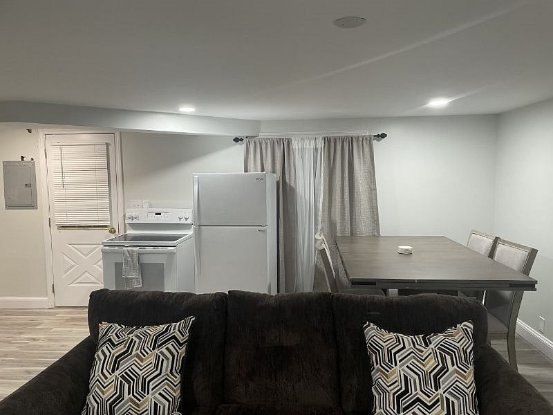 Furnished Finder property 444110_1 photo 6