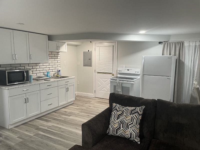 Furnished Finder property 444110_1 photo 7