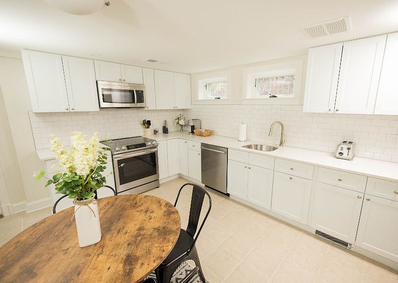 Furnished Finder property 444168_1 photo 4