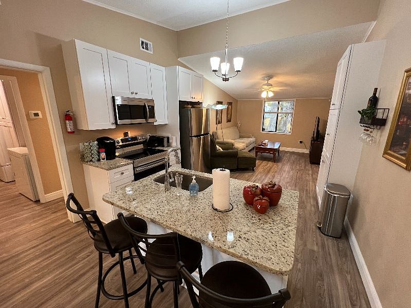 Furnished Finder property 444169_1 photo 7