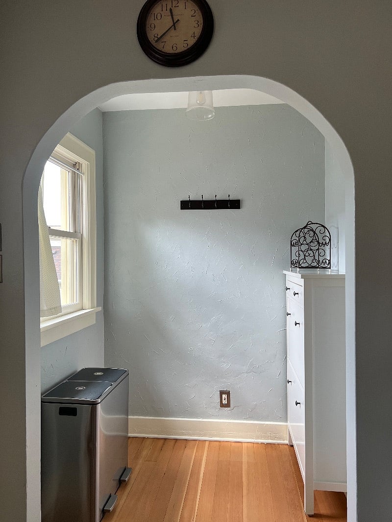A mudroom area for your shoes and coats.