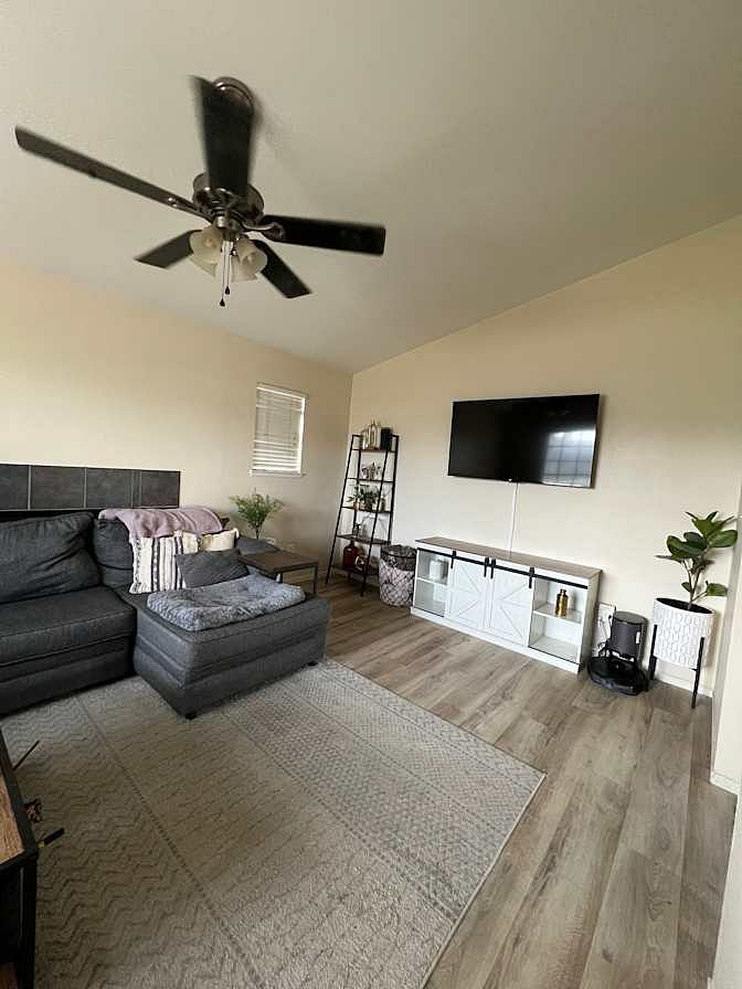 Furnished Finder property 444226_1 photo 3