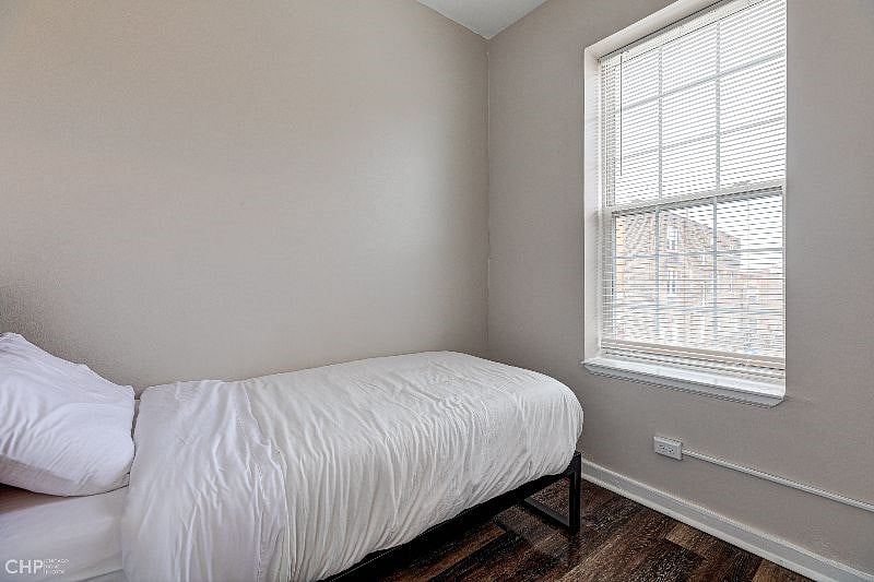 Front bedroom with twin size bed