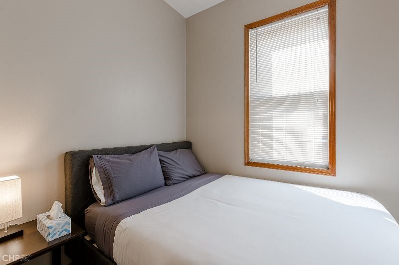 Bedroom 2 - Queen size bed