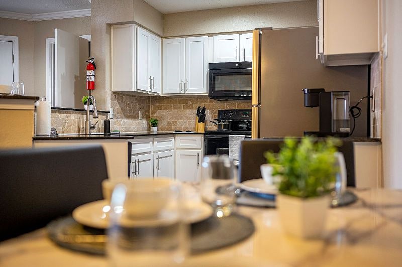 Furnished Finder property 444279_1 photo 6