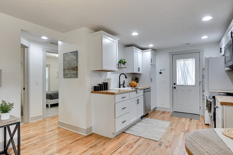 Furnished Finder property 444284_1 photo 17