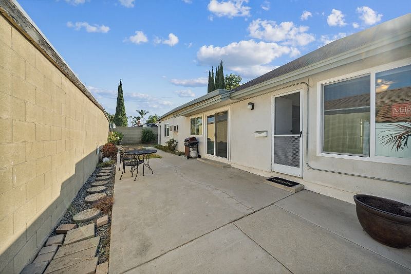 Furnished Finder property 444342_1 photo 8