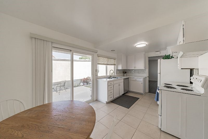 Furnished Finder property 444342_1 photo 9