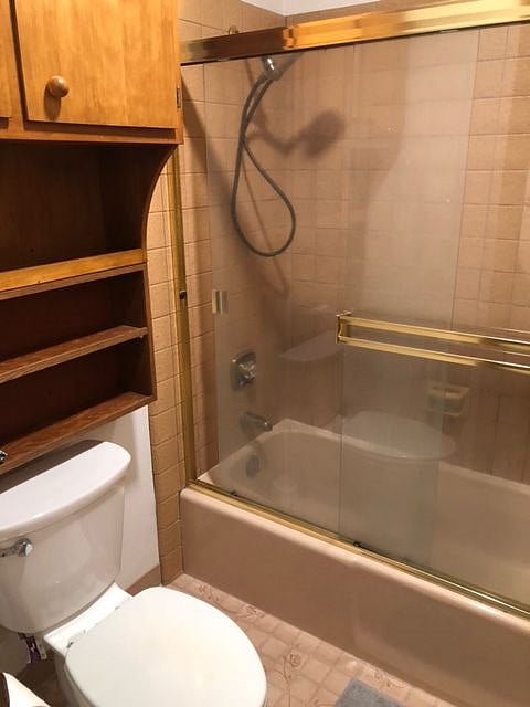 En suite in primary bedroom