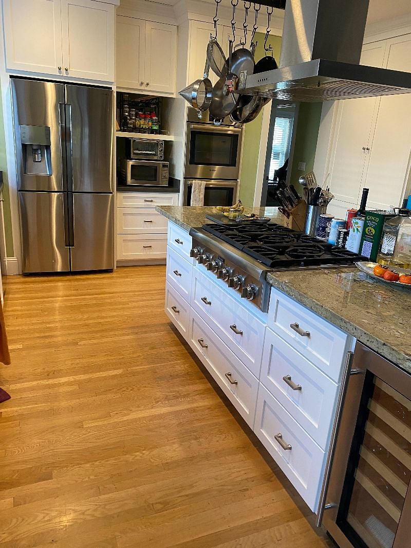 Fully stocked kitchen at your disposal.