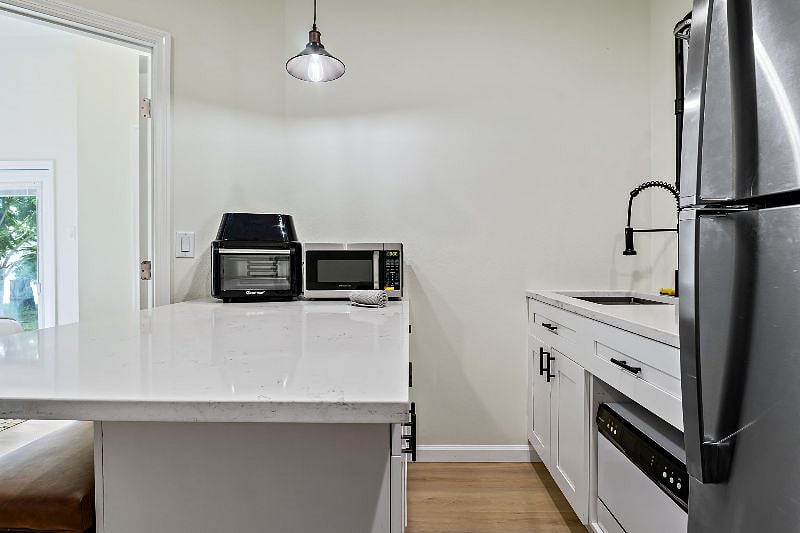 Furnished Finder property 444488_4 photo 12