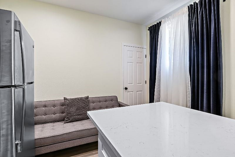 Furnished Finder property 444488_4 photo 16