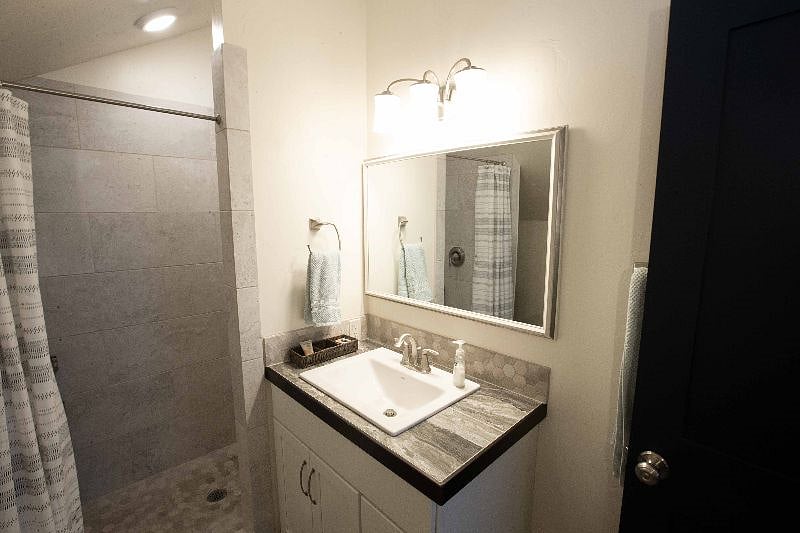 Furnished Finder property 444516_1 photo 9