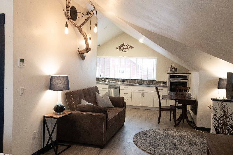 Furnished Finder property 444516_1 photo 11