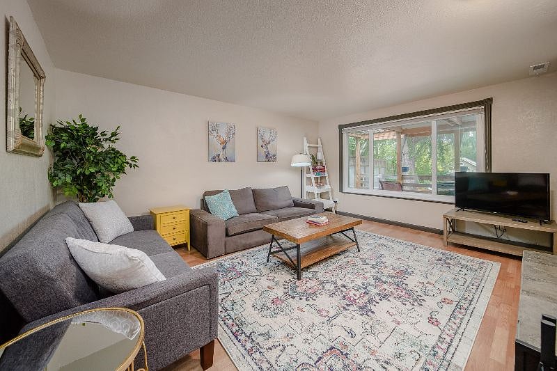 Furnished Finder property 444555_1 photo 12