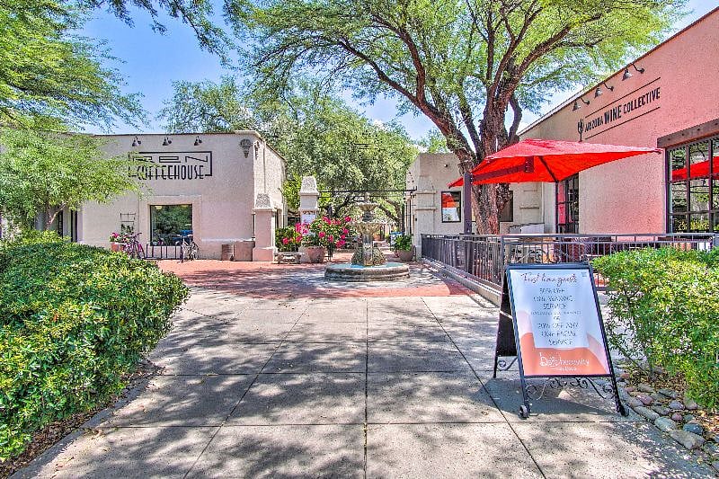 St. Phillips Plaza Restaurants and Shoppes. (Nearby shopping & restaurants [5min walk])