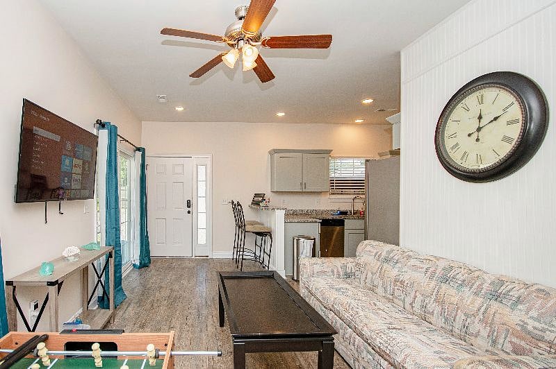 Furnished Finder property 444591_1 photo 18