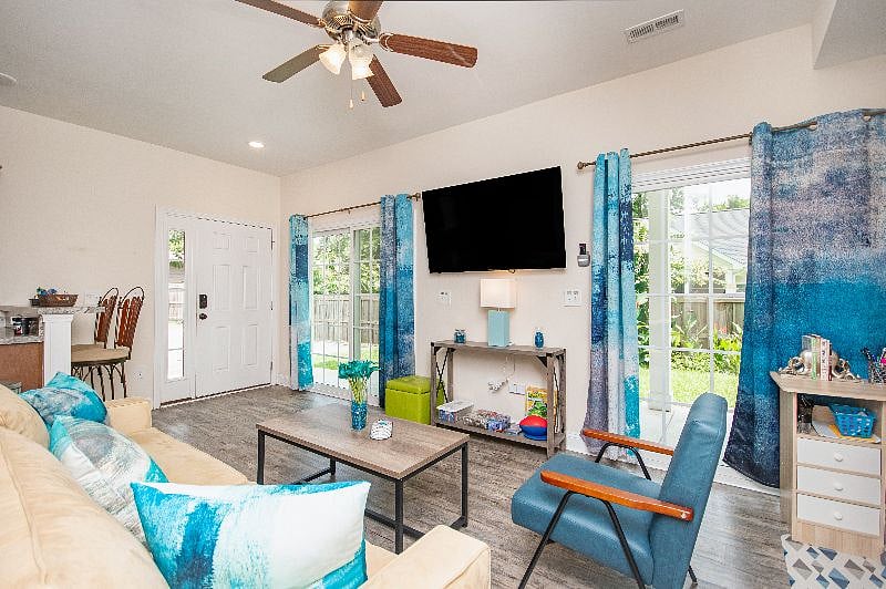 Furnished Finder property 444591_2 photo 2