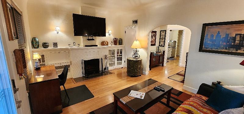 Furnished Finder property 444714_1 photo 3