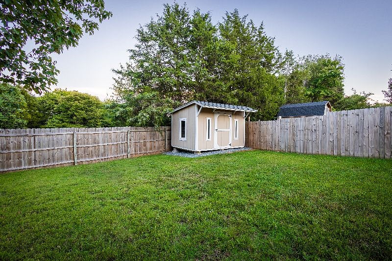 Furnished Finder property 444753_1 photo 17