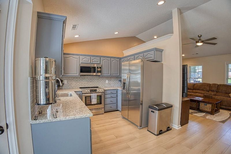 Furnished Finder property 444753_1 photo 20