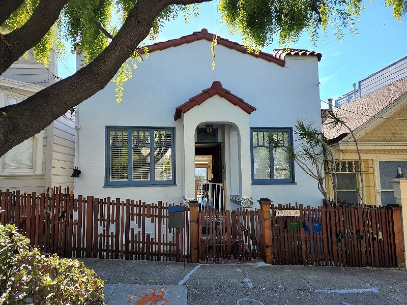 Front of house. Quiet house on a quiet street in a quiet neighborhood. But plenty of things very near by.
