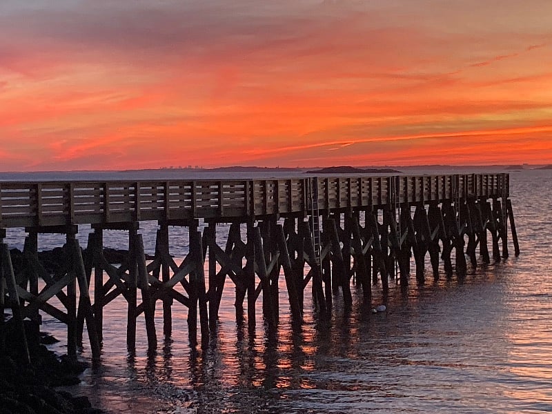One block to Magnolia Beach and the pier.