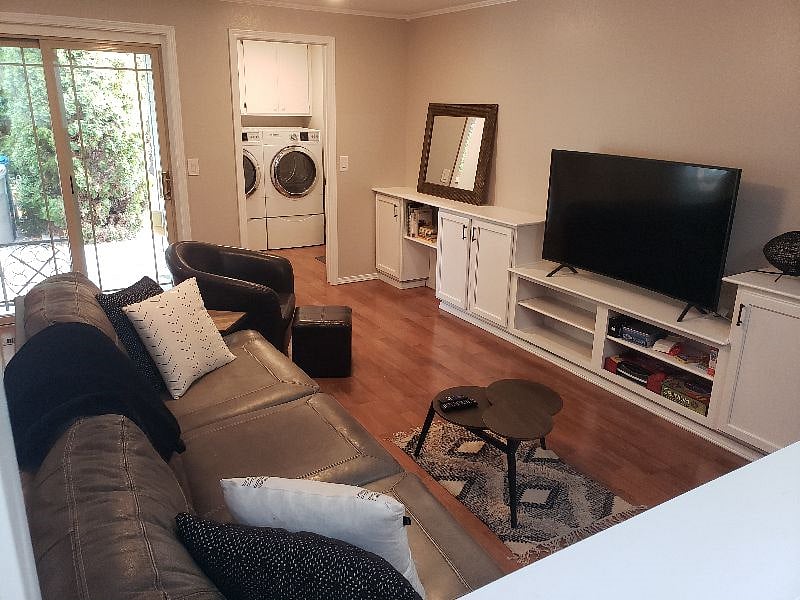 Furnished Finder property 444869_1 photo 4