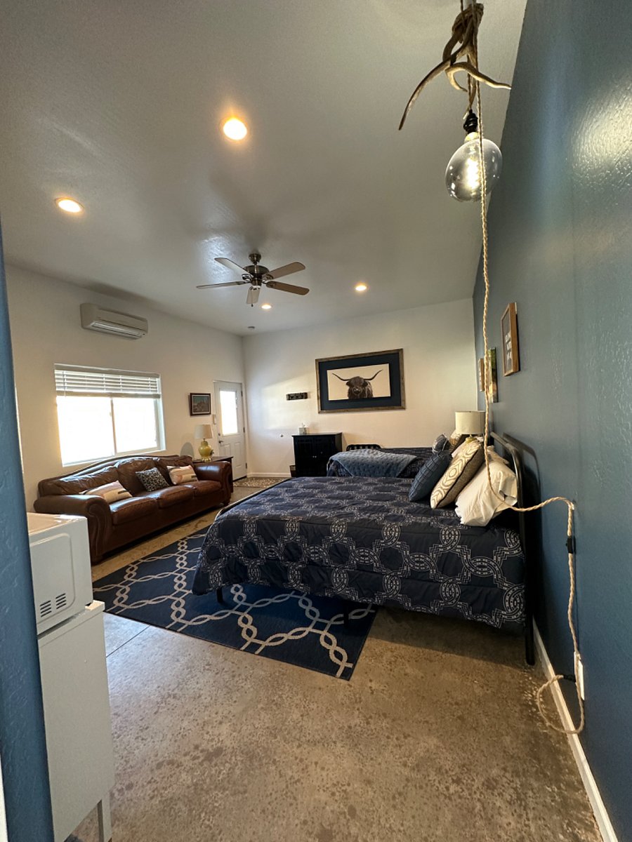 Furnished Finder property 444899_2 photo 4